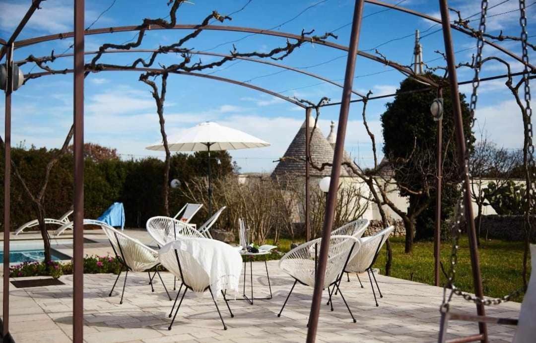 Trulli Azzalema With Exclusive Pool Βίλα Μπρίντιζι Εξωτερικό φωτογραφία
