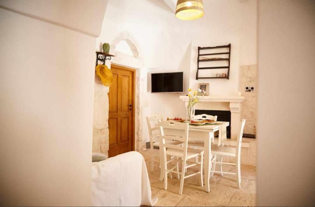 Trulli Azzalema With Exclusive Pool Βίλα Μπρίντιζι Εξωτερικό φωτογραφία
